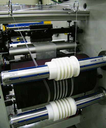 Narrow slitting of fragile products